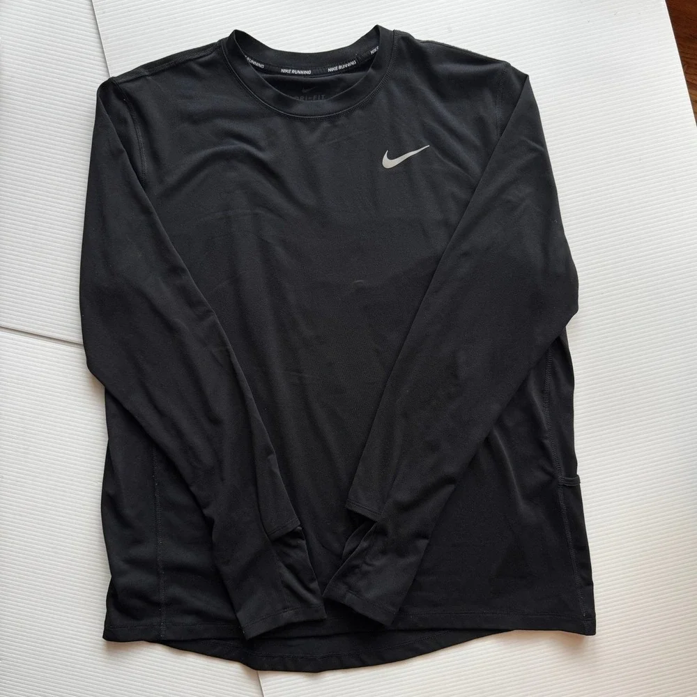 Nike Running Dri-FIT Long Sleeve Shirt Black Mens Large CU3277-010 Thumbholes